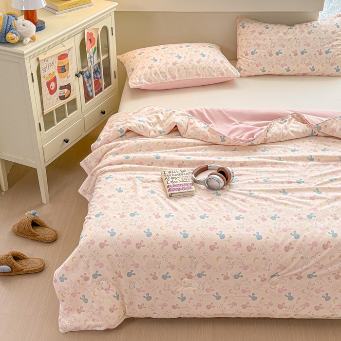 91家纺网 家纺一手货源 找家纺 漫仙阁家纺 2026新款空调被保暖透气抗菌夏被子被芯 兔耳朵