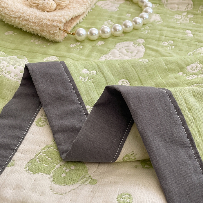 91家纺网 家纺一手货源 找家纺 兄弟坊 2026新款A类全棉三层纱多功能毛巾被夏被夏凉被（盖毯床单夏被） 萌宠小狗-绿