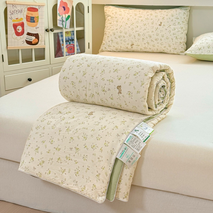 91家纺网 家纺一手货源 找家纺 漫仙阁家纺 2026新款空调被保暖透气抗菌夏被子被芯 叶初开