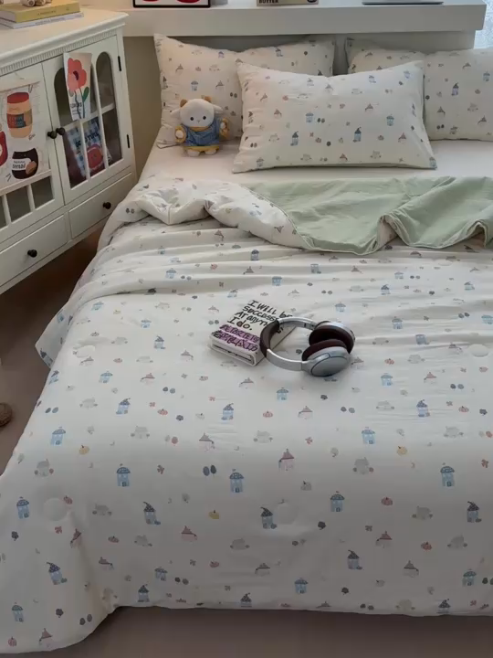 91家纺网 家纺一手货源 找家纺 漫仙阁家纺 2026新款空调被保暖透气抗菌夏被子被芯 叶初开