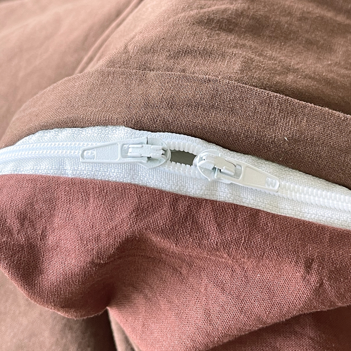 91家纺网 家纺一手货源 找家纺 春皖家纺 2026春夏新款双拼全棉水洗棉单被套被套单件单品被套 慕斯棕-可可红