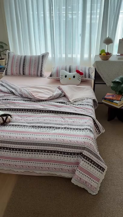 91家纺网 家纺一手货源 找家纺 欧尚 2026新款蕾丝花边夏被款四件套 猫咪集