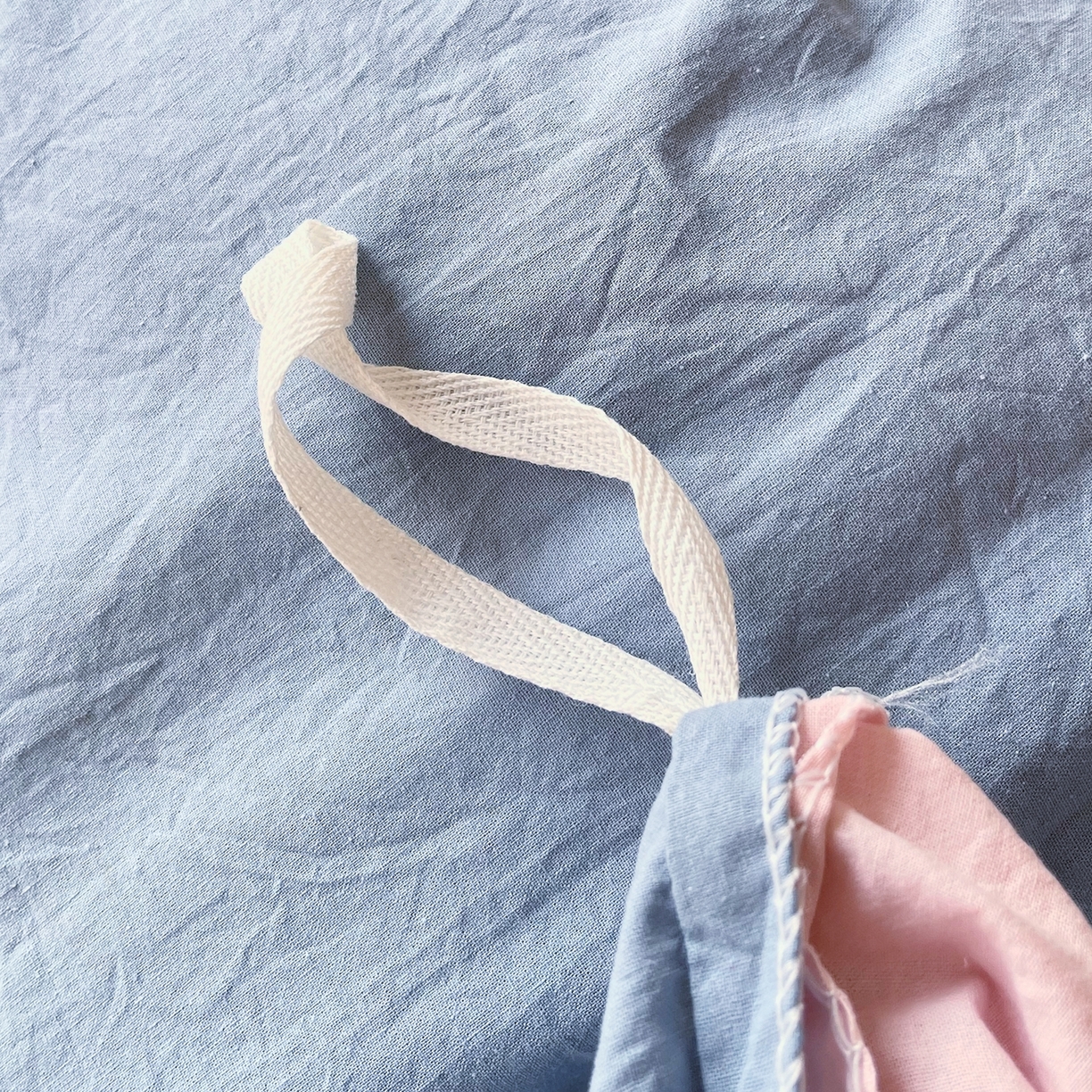 91家纺网 家纺一手货源 找家纺 春皖家纺 2026春夏新款双拼全棉水洗棉单被套被套单件单品被套 浅蓝-樱花粉