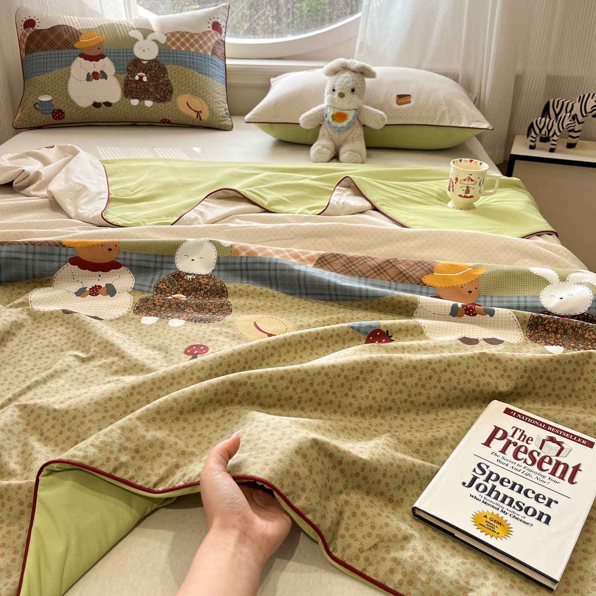 91家纺网 家纺一手货源 找家纺 羚羊语家纺 2026新款全棉印花仿锦氨凉感丝夏被100纯棉空调被卡通两用多功能被子被芯小冰皮冰淇淋夏凉被 森野茶会