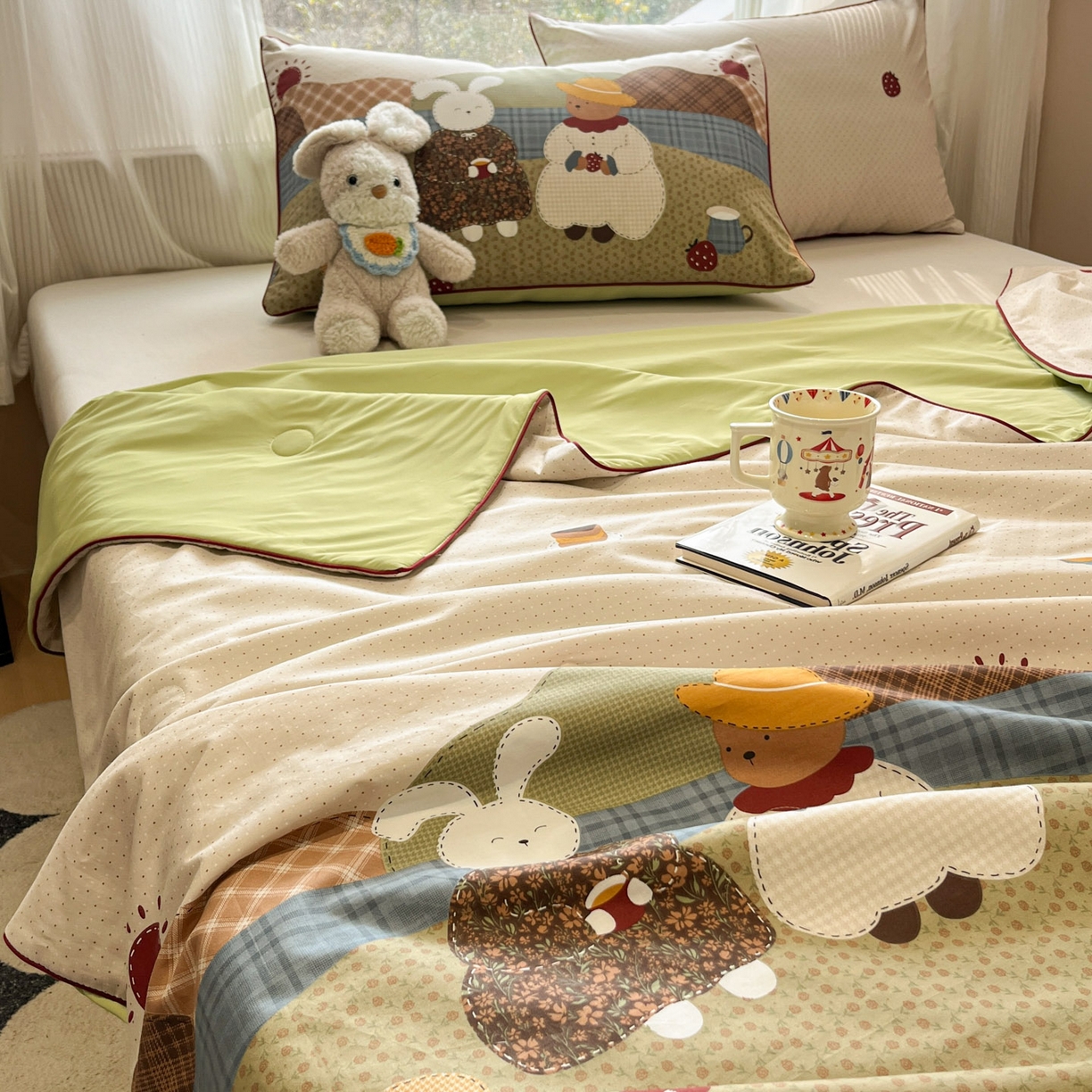91家纺网 家纺一手货源 找家纺 羚羊语家纺 2026新款全棉印花仿锦氨凉感丝夏被100纯棉空调被卡通两用多功能被子被芯小冰皮冰淇淋夏凉被 森野茶会