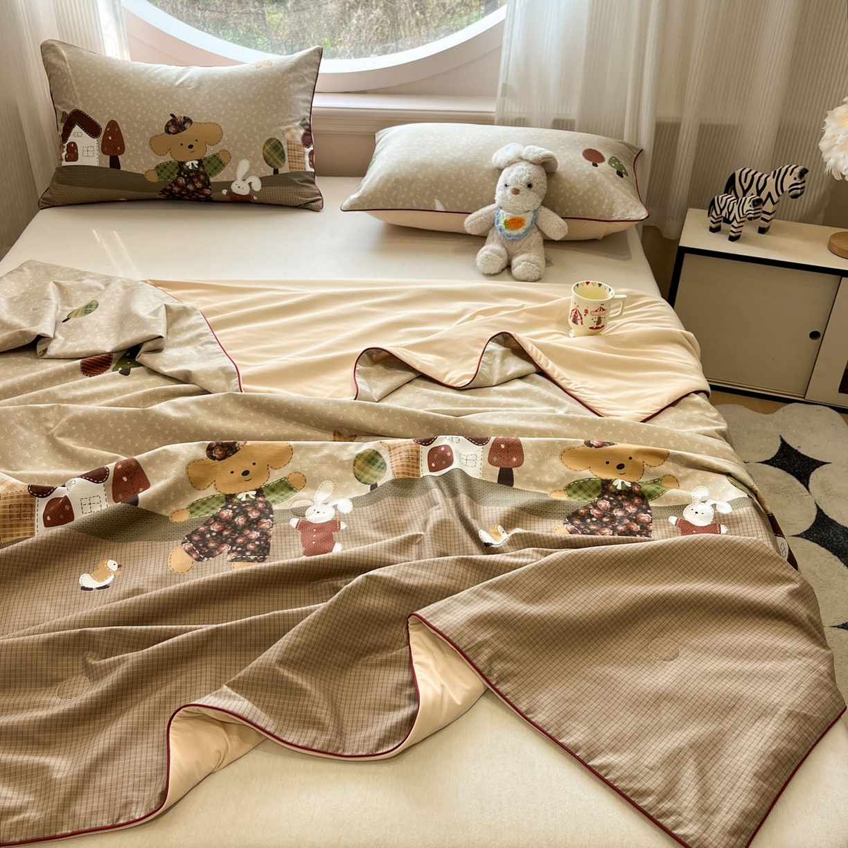 91家纺网 家纺一手货源 找家纺 羚羊语家纺 2026新款全棉印花仿锦氨凉感丝夏被100纯棉空调被卡通两用多功能被子被芯小冰皮冰淇淋夏凉被 艾尔的伙伴