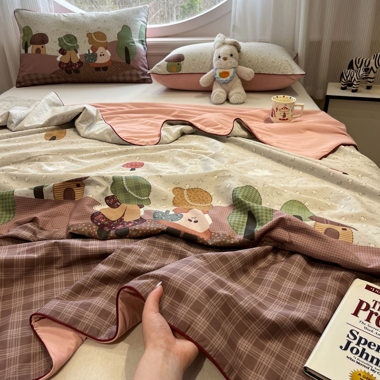 91家纺网 家纺一手货源 找家纺 羚羊语家纺 2026新款全棉印花仿锦氨凉感丝夏被100纯棉空调被卡通两用多功能被子被芯小冰皮冰淇淋夏凉被 懒懒树屋