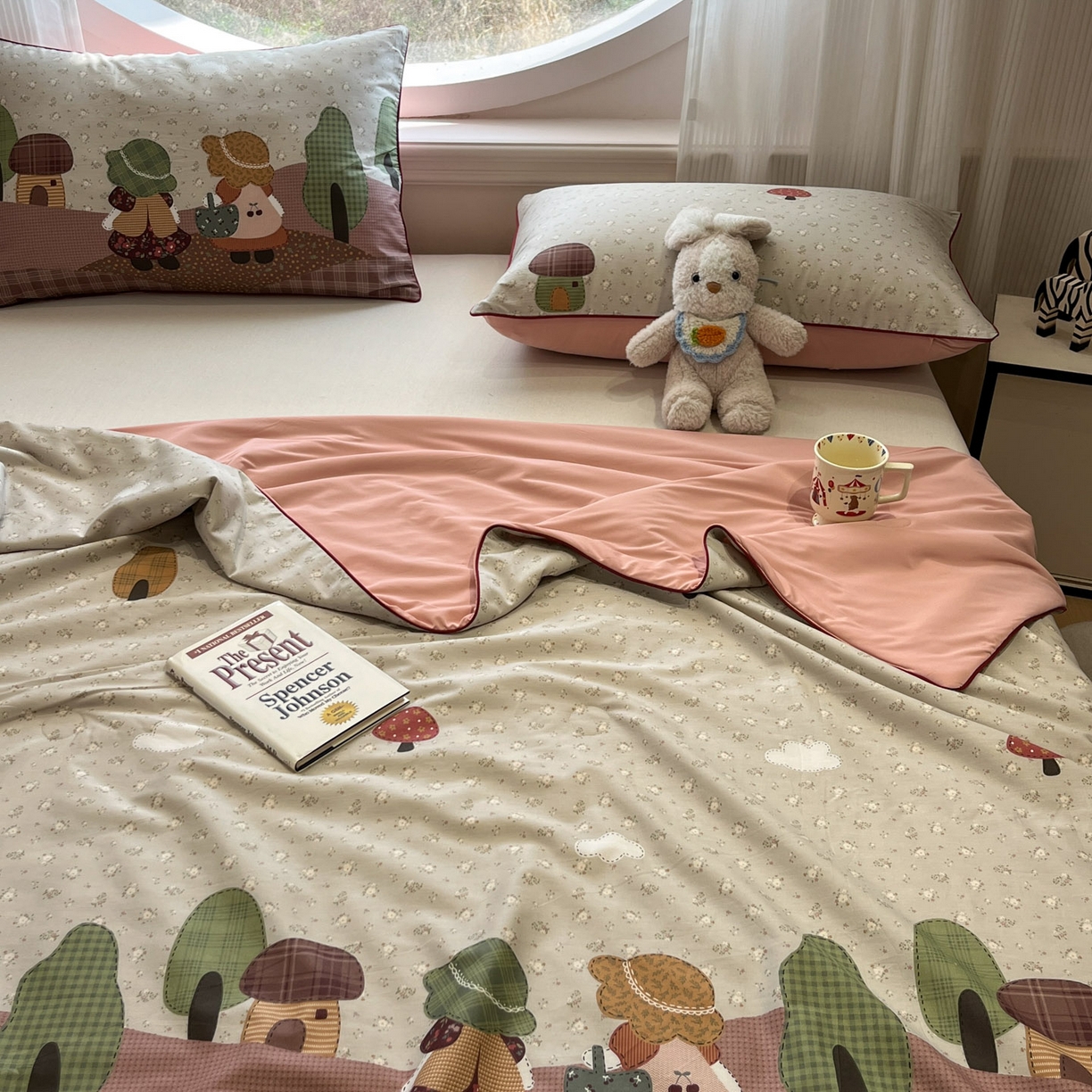 91家纺网 家纺一手货源 找家纺 羚羊语家纺 2026新款全棉印花仿锦氨凉感丝夏被100纯棉空调被卡通两用多功能被子被芯小冰皮冰淇淋夏凉被 懒懒树屋