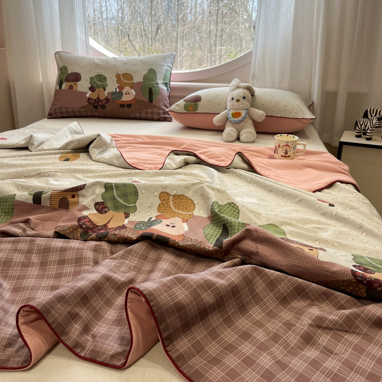 91家纺网 家纺一手货源 找家纺 羚羊语家纺 2026新款全棉印花仿锦氨凉感丝夏被100纯棉空调被卡通两用多功能被子被芯小冰皮冰淇淋夏凉被 懒懒树屋