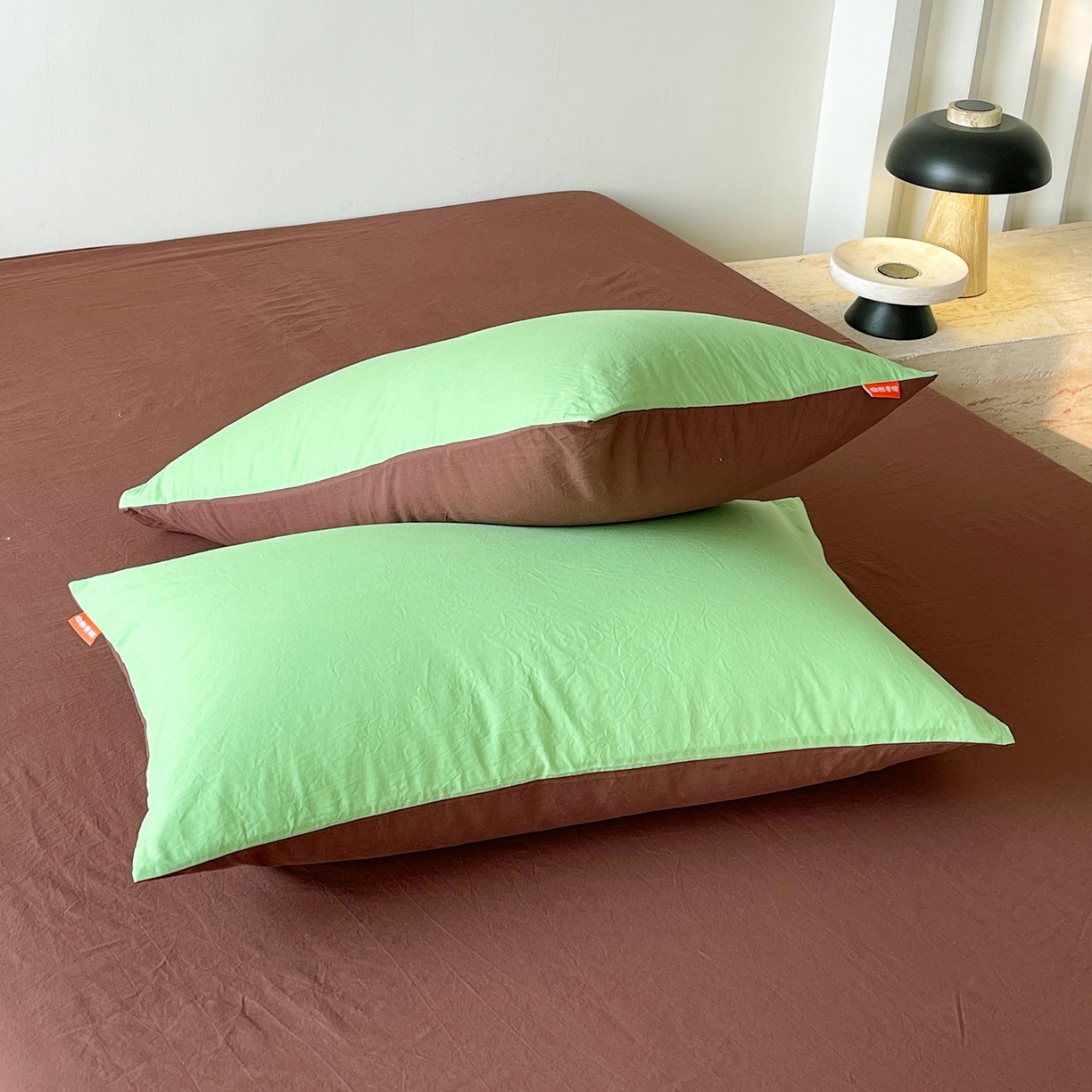 91家纺网 家纺一手货源 找家纺 春皖家纺 2026春夏新款双拼全棉水洗棉单枕套枕套单件单品枕套 青草绿-慕斯棕