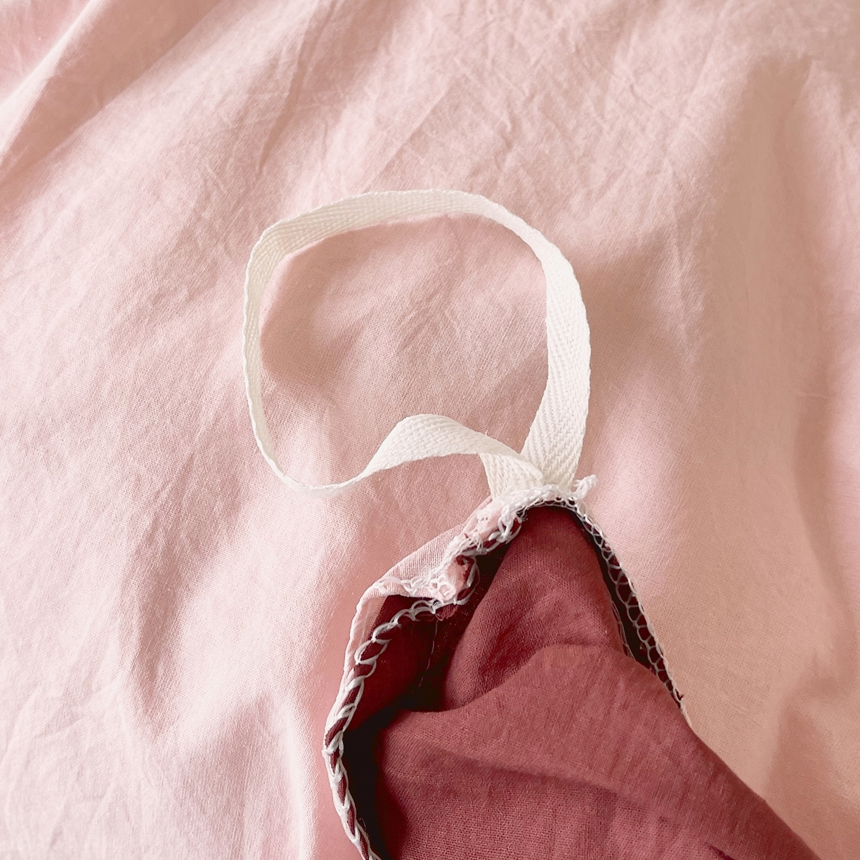 91家纺网 家纺一手货源 找家纺 春皖家纺 2026春夏新款双拼全棉水洗棉单被套被套单件单品被套 樱花粉+可可红