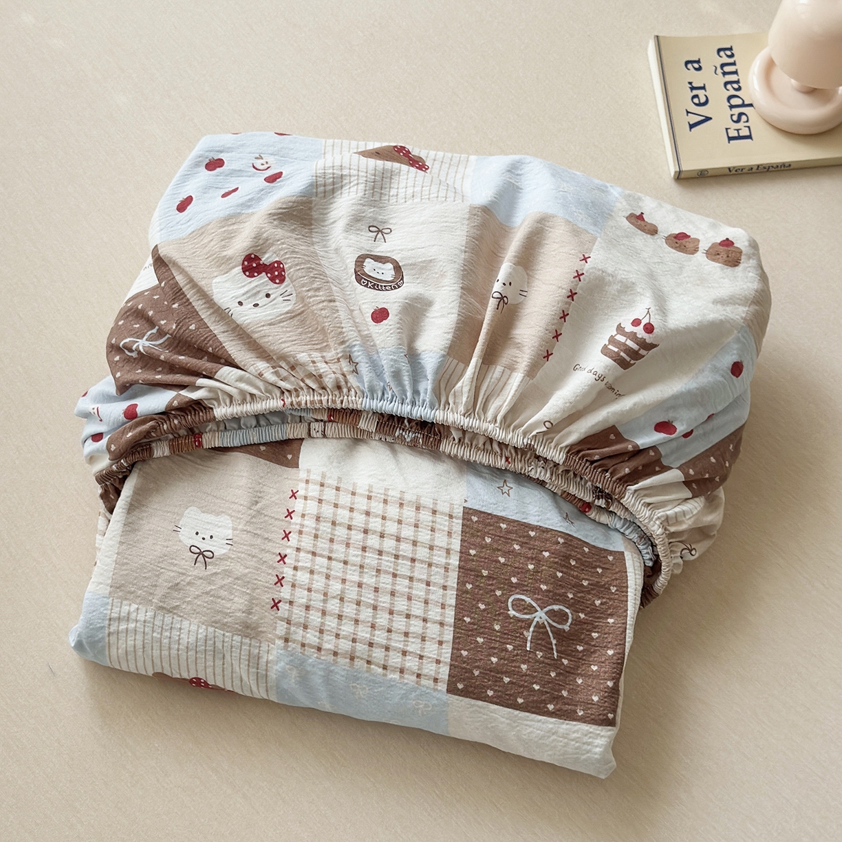 91家纺网 家纺一手货源 找家纺 恋尚羽家纺 2026新款双层纱水洗棉四件套 蛋糕猫