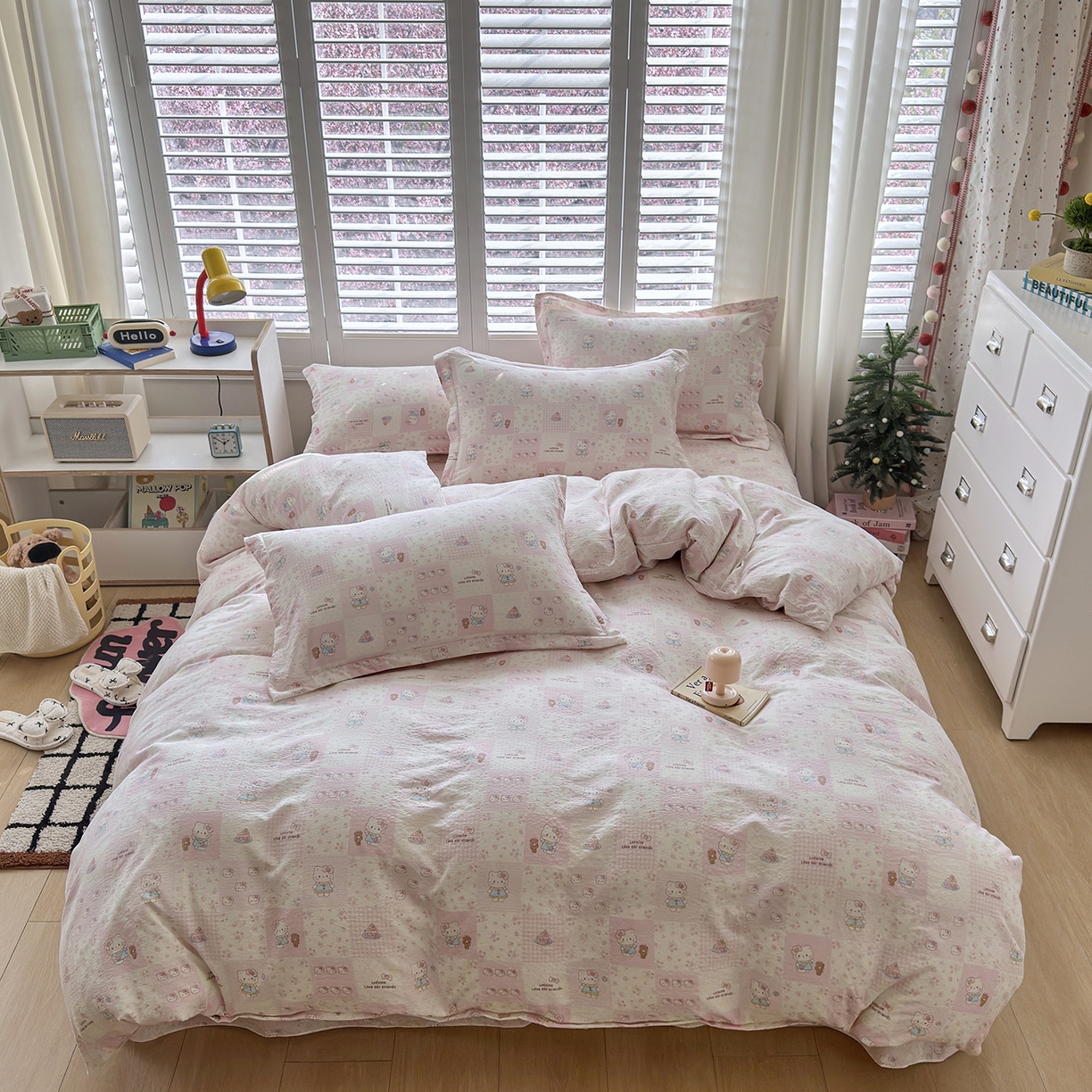 91家纺网 家纺一手货源 找家纺 恋尚羽家纺 2026新款双层纱水洗棉四件套 粉粉猫