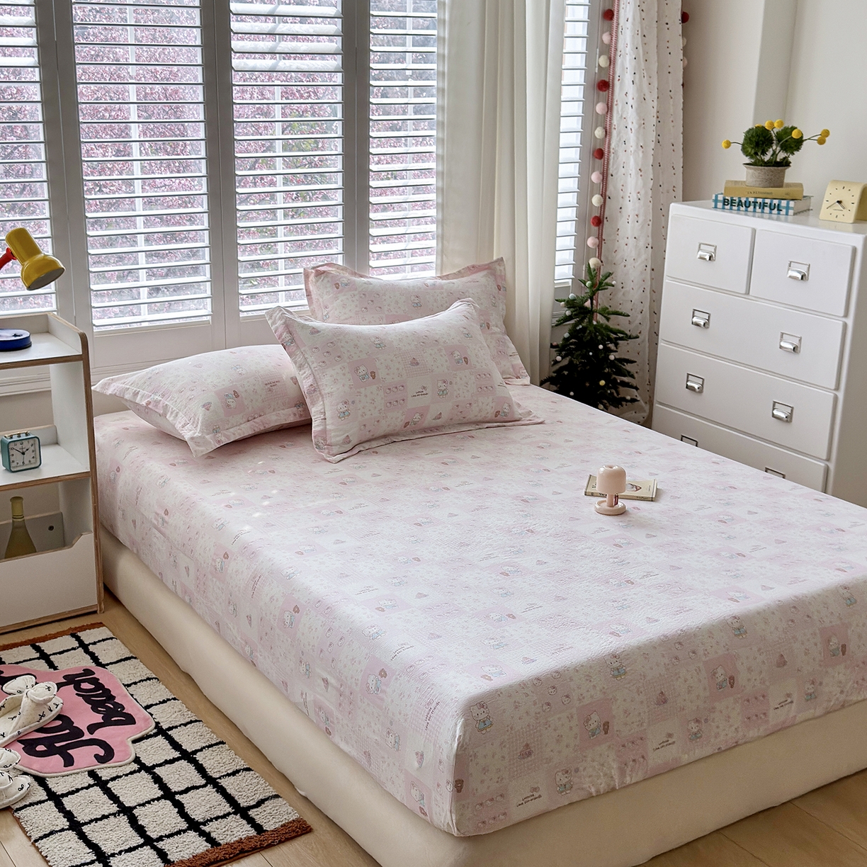 91家纺网 家纺一手货源 找家纺 恋尚羽家纺 2026新款双层纱水洗棉四件套 粉粉猫