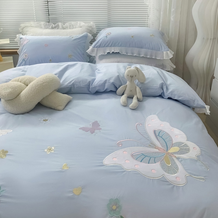 91家纺网 家纺一手货源 找家纺 （总）玉相逢 2026新款全棉水洗棉绣花四件套-蝴蝶夫人系列（棚拍图）