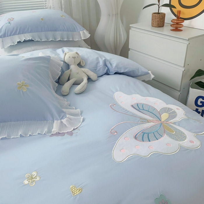 91家纺网 家纺一手货源 找家纺 （总）玉相逢 2026新款全棉水洗棉绣花四件套-蝴蝶夫人系列（棚拍图）