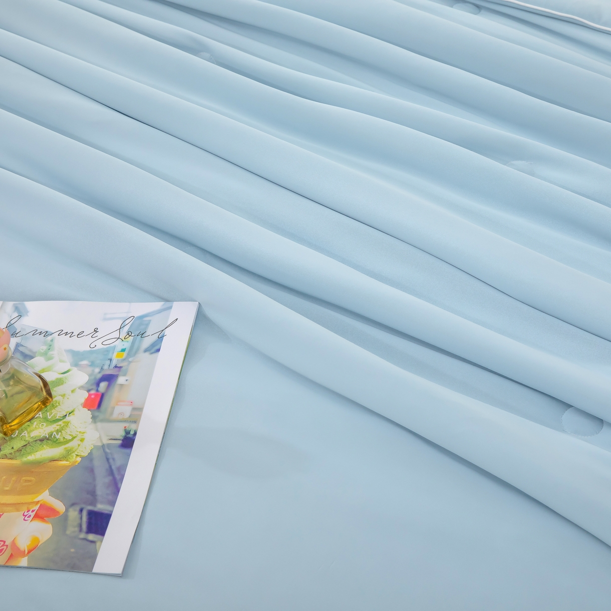 91家纺网 家纺一手货源 找家纺 木兰花 2026新款凉感A类氨纶凉感丝夏被空调被夏凉被 天空蓝