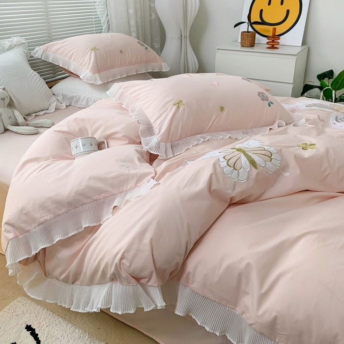 91家纺网 家纺一手货源 找家纺 玉相逢 2026新款全棉水洗棉绣花四件套-蝴蝶夫人系列（棚拍图） 蝴蝶夫人-粉