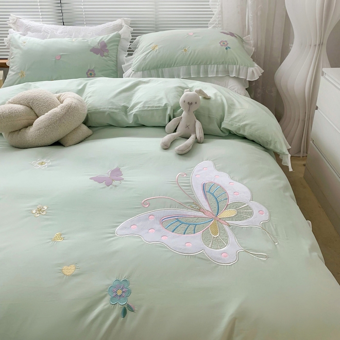 91家纺网 家纺一手货源 找家纺 玉相逢 2026新款全棉水洗棉绣花四件套-蝴蝶夫人系列（棚拍图） 蝴蝶夫人-绿