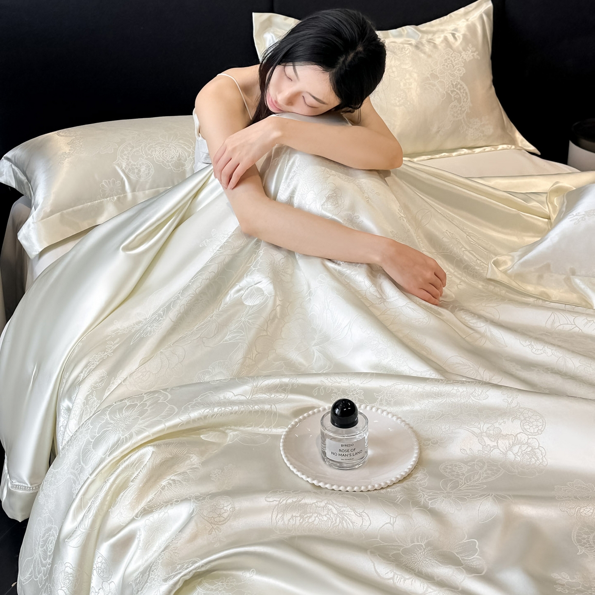 91家纺网 家纺一手货源 找家纺 （总）博纳家纺 2026新款轻奢高端色织定位提花拼角镂空款夏被四件套冰丝凉感夏被四件套繁花魅影