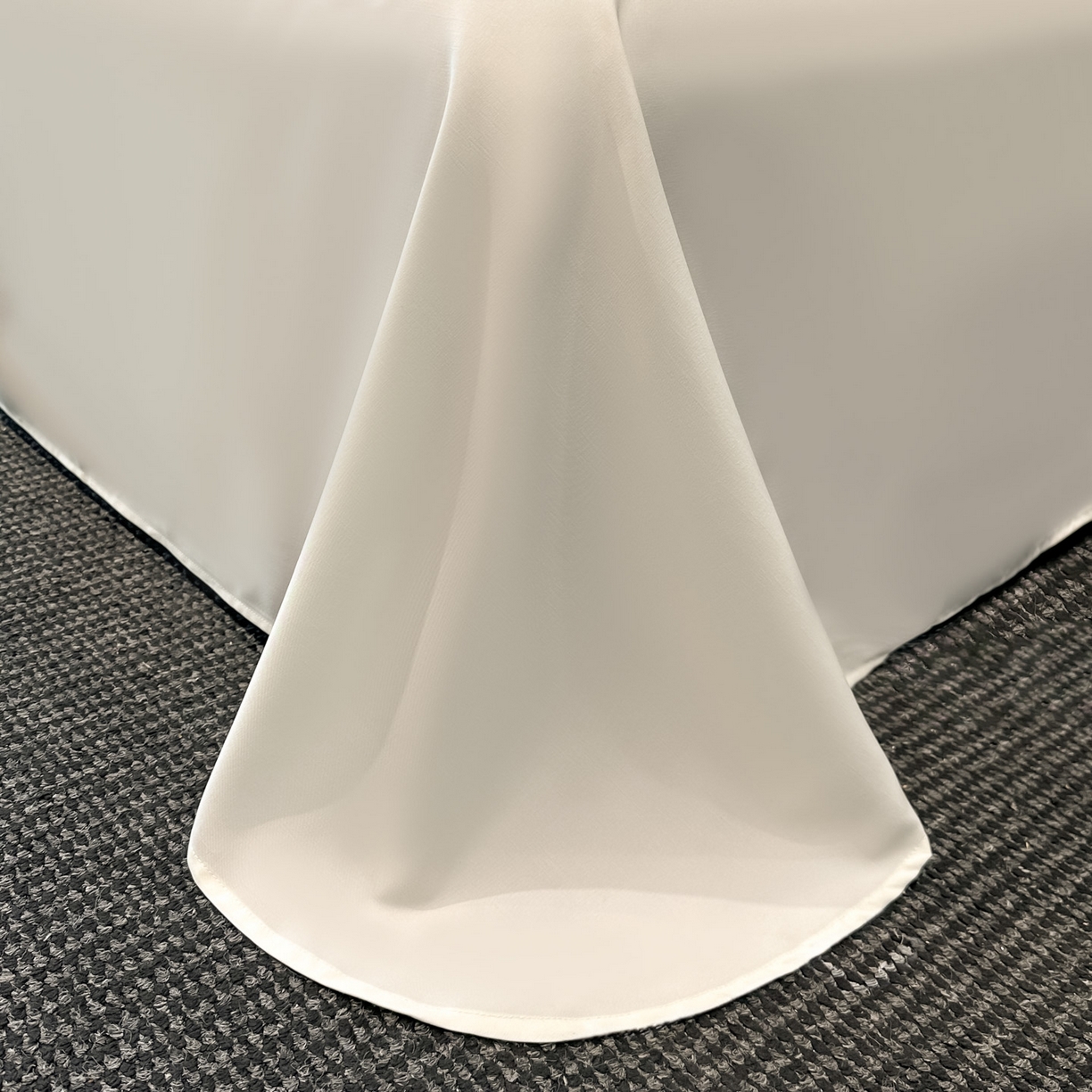 91家纺网 家纺一手货源 找家纺 博纳家纺 2026新款轻奢高端色织定位提花拼角镂空款夏被四件套冰丝凉感夏被四件套繁花魅影 象牙白