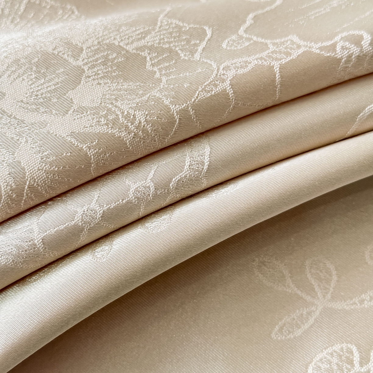 91家纺网 家纺一手货源 找家纺 博纳家纺 2026新款轻奢高端色织定位提花拼角镂空款夏被四件套冰丝凉感夏被四件套繁花魅影 香槟