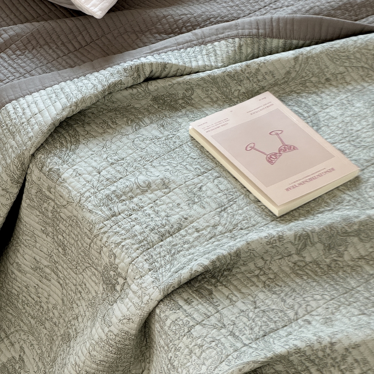 91家纺网 家纺一手货源 找家纺 床盖工厂店 2026新款双面莫代尔天丝软凉席可铺可盖单床盖床盖单件 香岛巴黎-绿