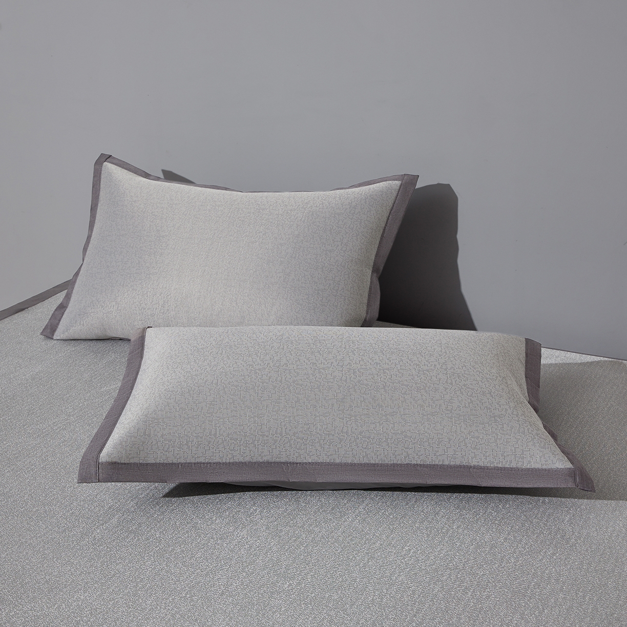 91家纺网 家纺一手货源 找家纺 航途席业 2026新款清澜肌理粗冰丝凉席席子-可机洗 灰