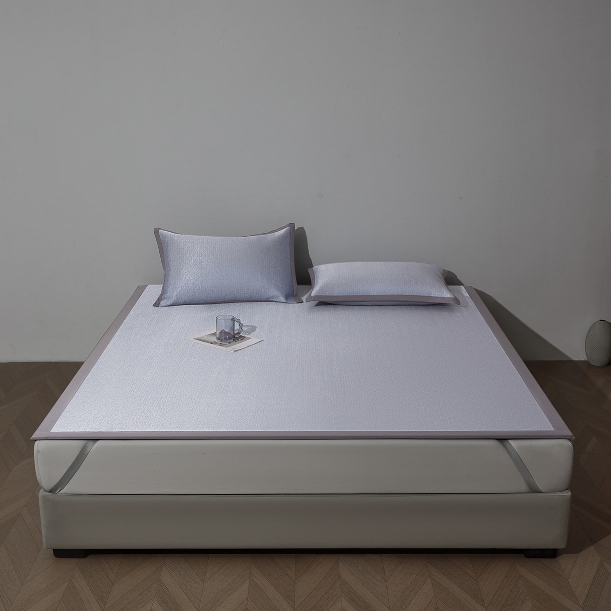 91家纺网 家纺一手货源 找家纺 航途席业 2026新款清澜肌理粗冰丝凉席席子-可机洗 蓝紫