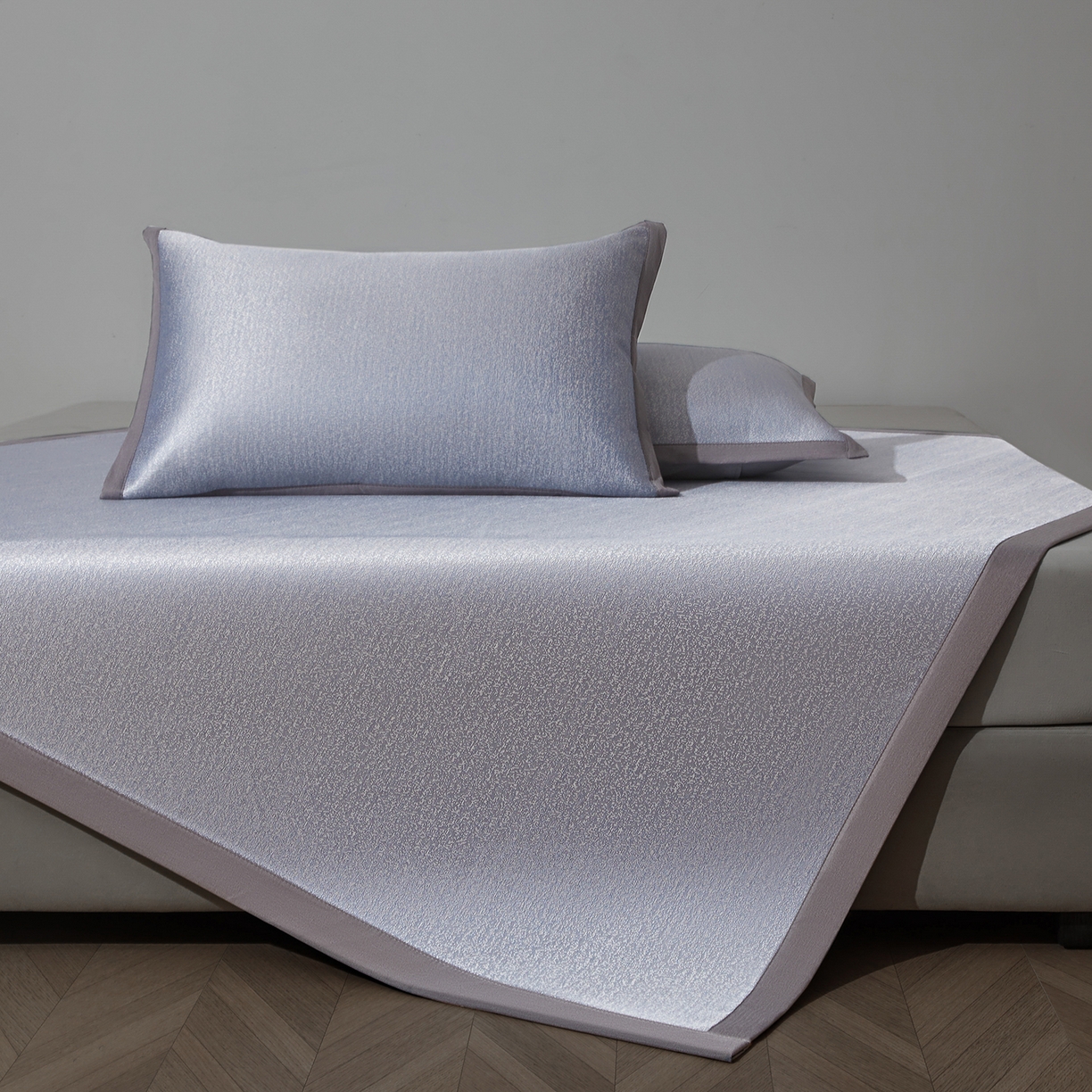 91家纺网 家纺一手货源 找家纺 航途席业 2026新款清澜肌理粗冰丝凉席席子-可机洗 蓝紫