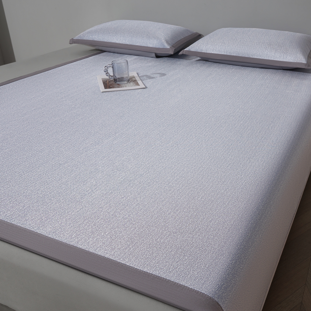 91家纺网 家纺一手货源 找家纺 航途席业 2026新款清澜肌理粗冰丝凉席席子-可机洗 蓝紫