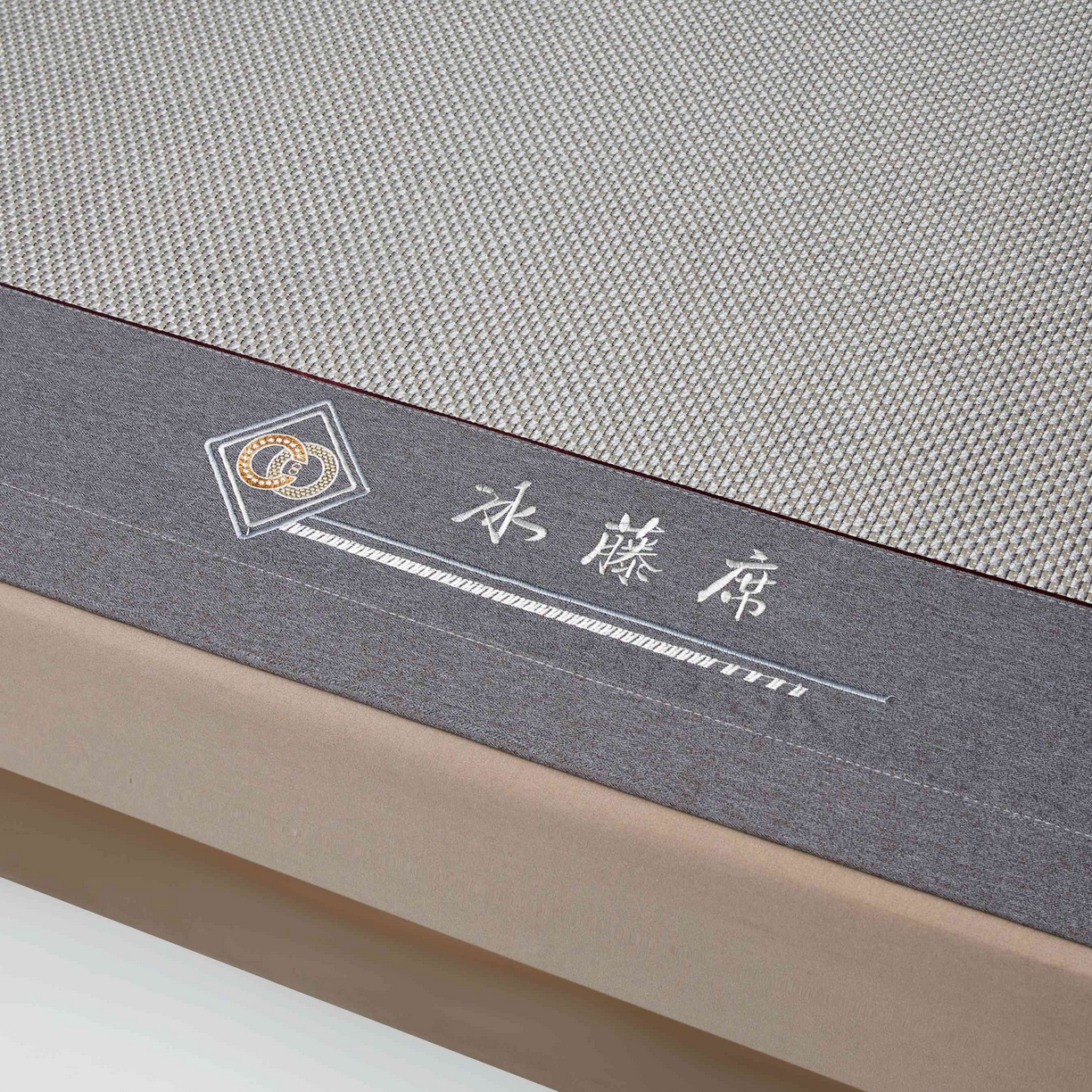 91家纺网 家纺一手货源 找家纺 席匠 2026新款冰藤三明治凉席席子 灰色