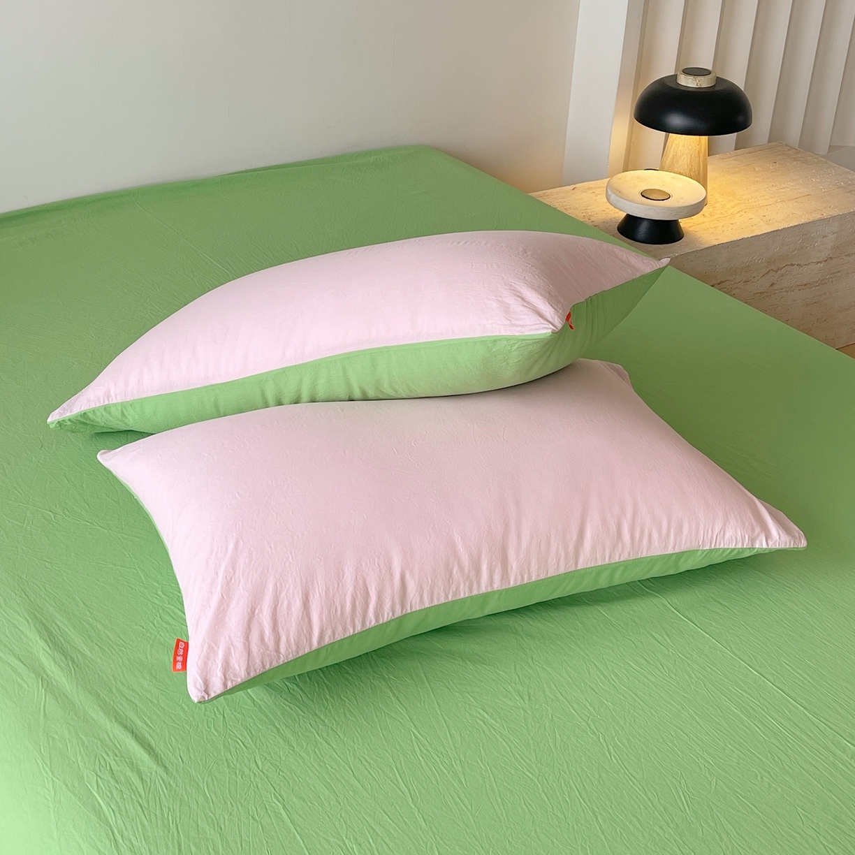 91家纺网 家纺一手货源 找家纺 春皖家纺 2026春夏新款双拼全棉水洗棉单枕套枕套单件单品枕套 樱花粉-青草绿