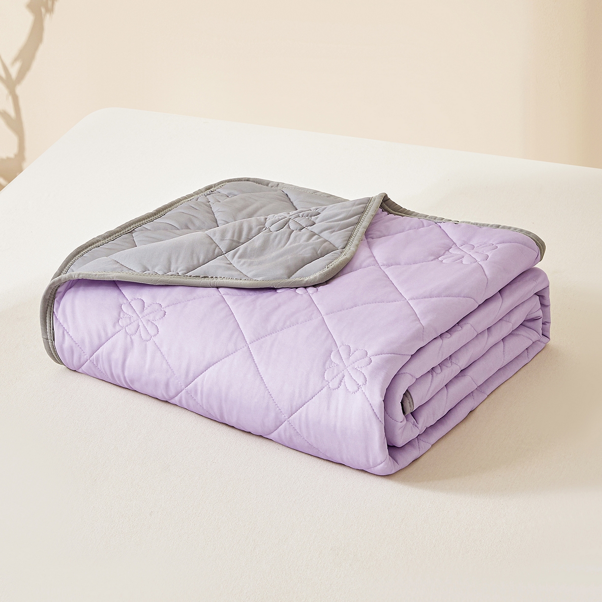 91家纺网 家纺一手货源 找家纺 魅图家纺 2026新款跨境A类凉感丝夏被-中文版 双拼-优雅紫