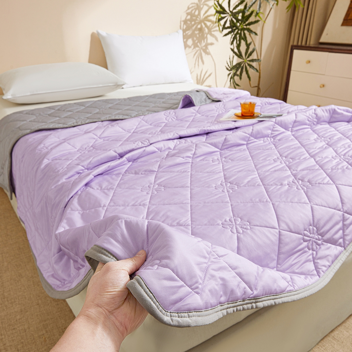 91家纺网 家纺一手货源 找家纺 魅图家纺 2026新款跨境A类凉感丝夏被-中文版 双拼-优雅紫