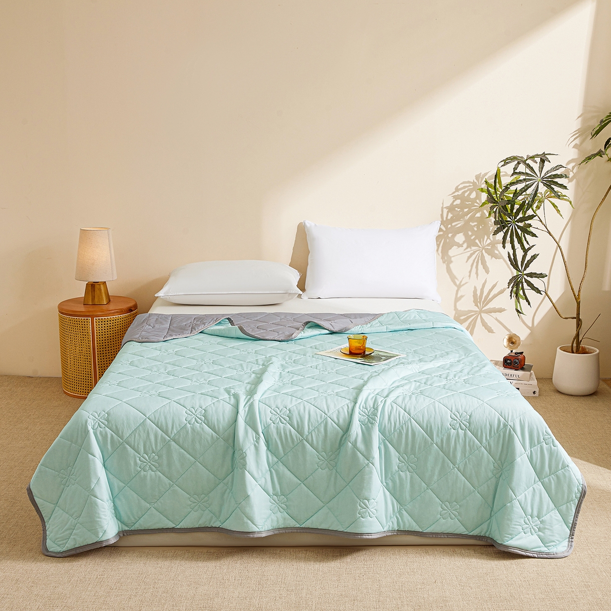 91家纺网 家纺一手货源 找家纺 魅图家纺 2026新款跨境A类凉感丝夏被-中文版 双拼-冰山绿