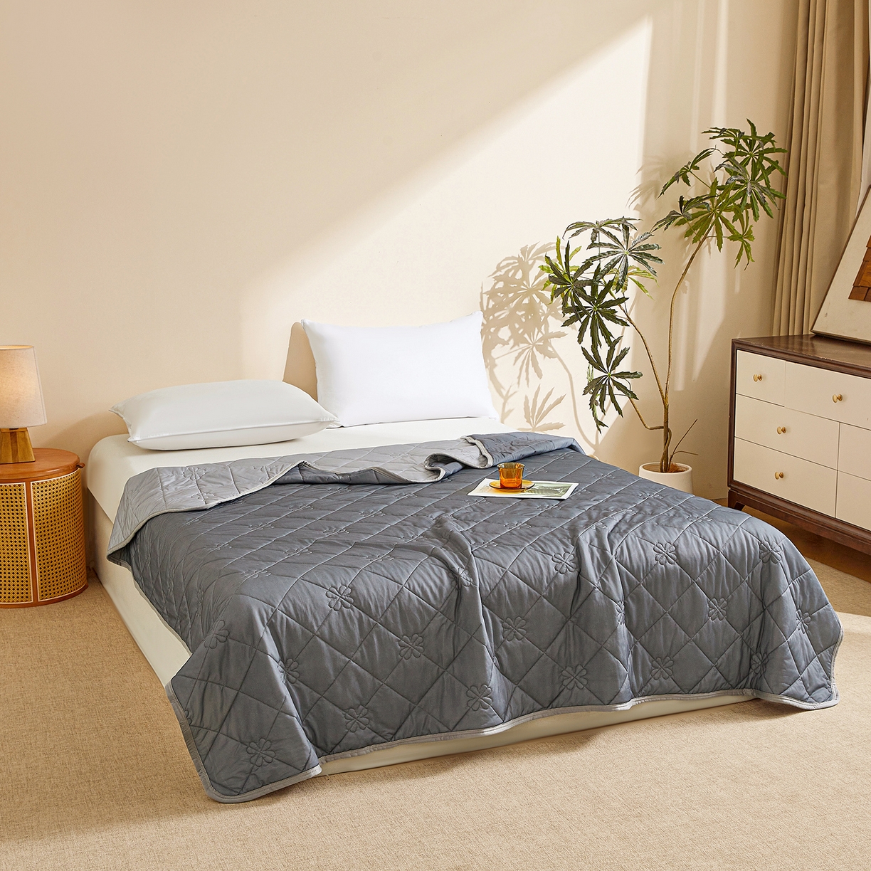 91家纺网 家纺一手货源 找家纺 魅图家纺 2026新款跨境A类凉感丝夏被-中文版 双拼-远黛灰