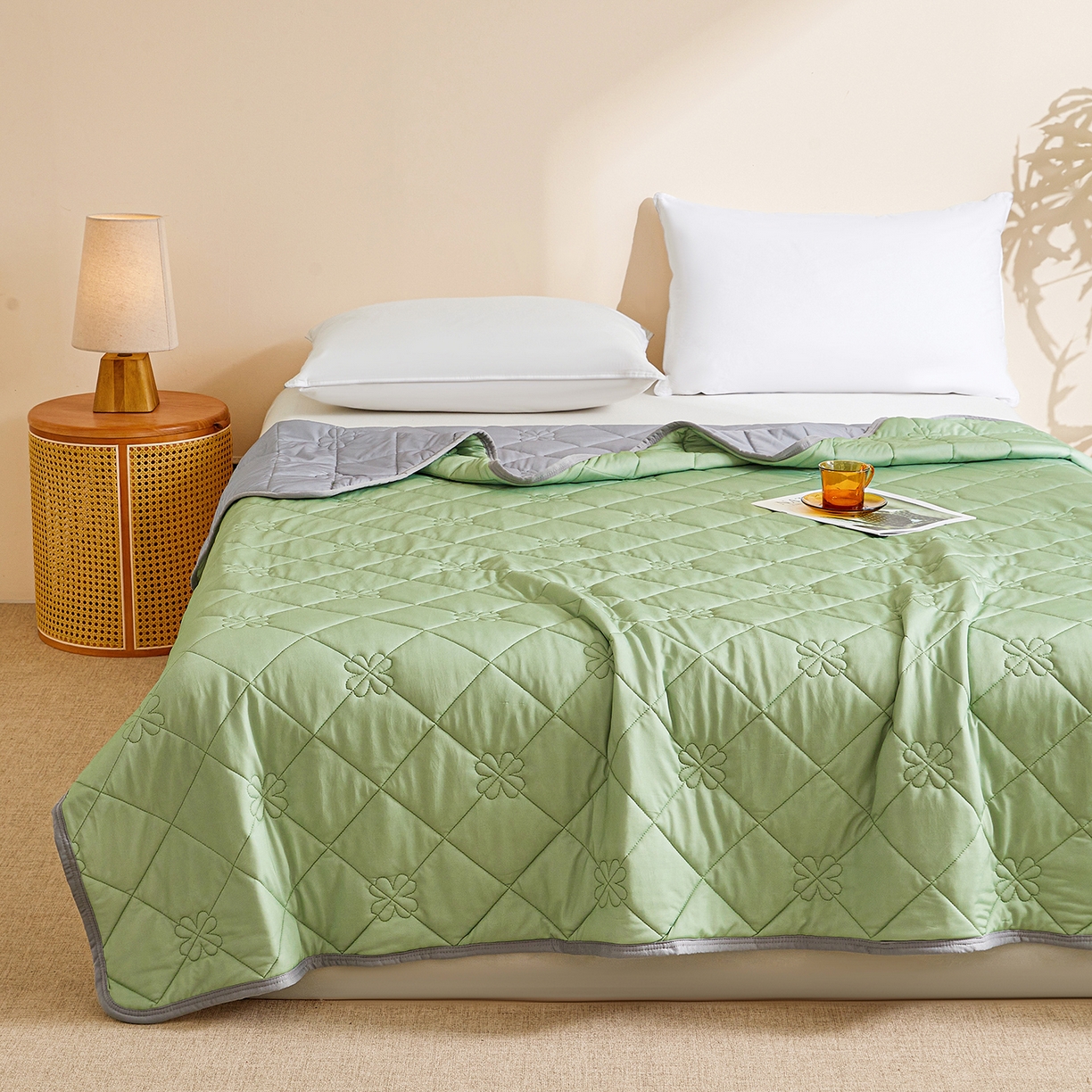 91家纺网 家纺一手货源 找家纺 魅图家纺 2026新款跨境A类凉感丝夏被-中文版 双拼-抹茶绿