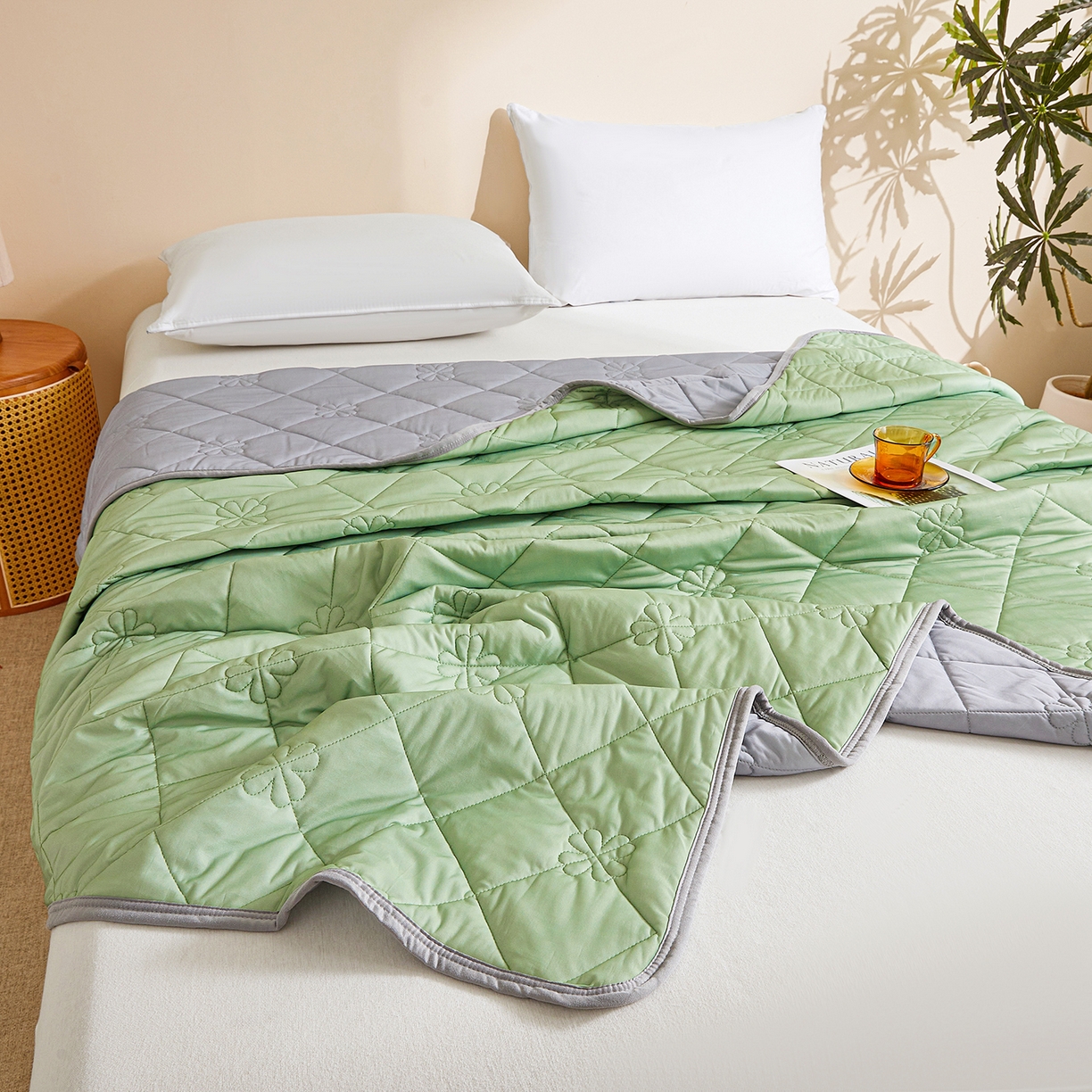 91家纺网 家纺一手货源 找家纺 魅图家纺 2026新款跨境A类凉感丝夏被-中文版 双拼-抹茶绿