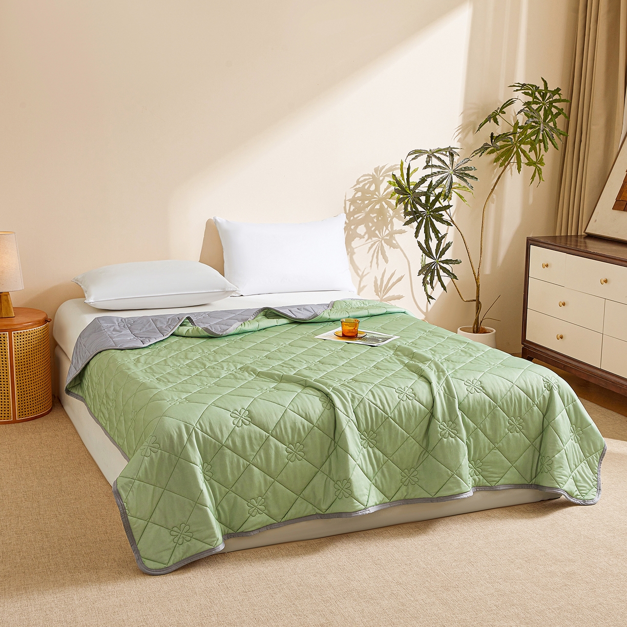 91家纺网 家纺一手货源 找家纺 魅图家纺 2026新款跨境A类凉感丝夏被-中文版 双拼-抹茶绿