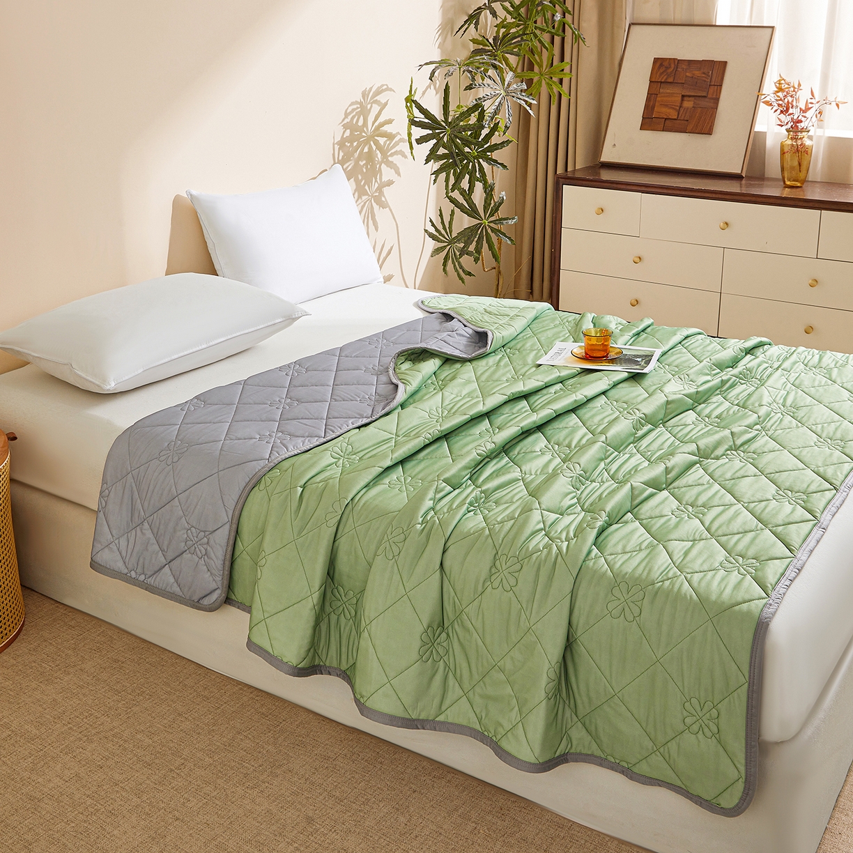 91家纺网 家纺一手货源 找家纺 魅图家纺 2026新款跨境A类凉感丝夏被-中文版 双拼-抹茶绿