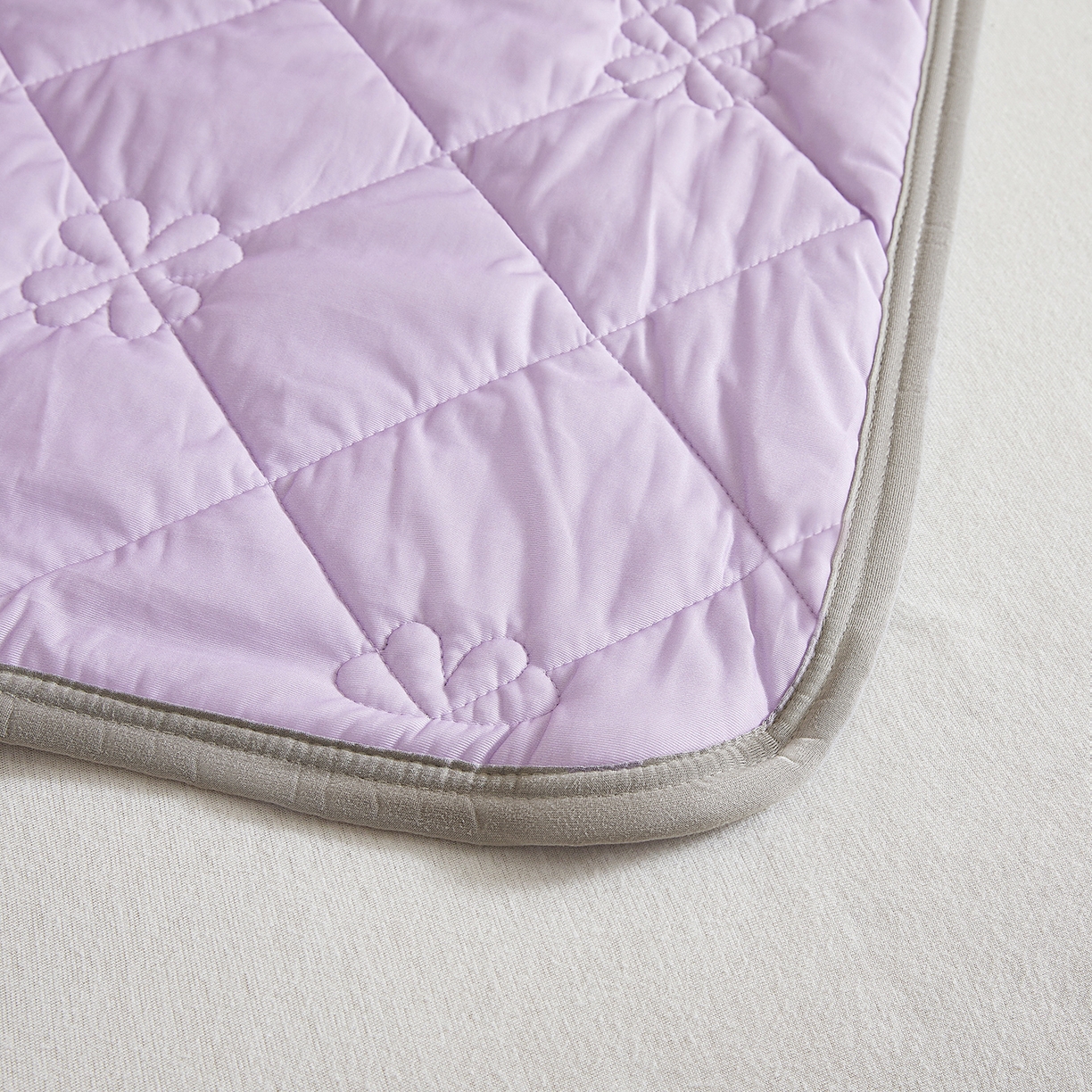 91家纺网 家纺一手货源 找家纺 魅图家纺 2026新款跨境A类凉感丝夏被-中文版 双拼-优雅紫