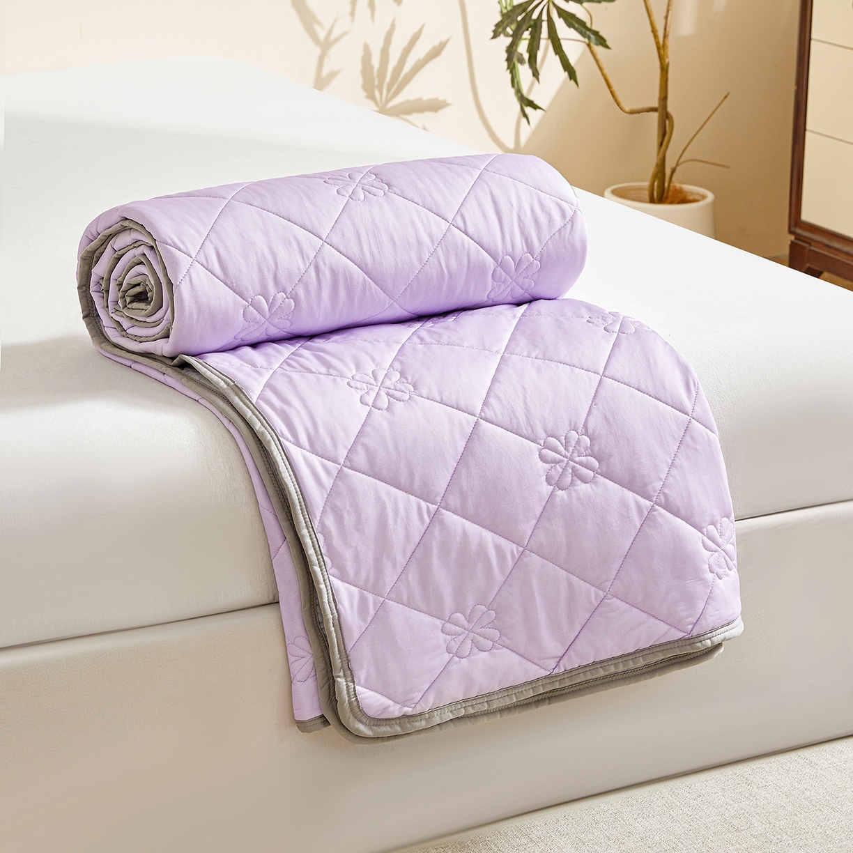 91家纺网 家纺一手货源 找家纺 魅图家纺 2026新款跨境A类凉感丝夏被-英文版 双拼 优雅紫