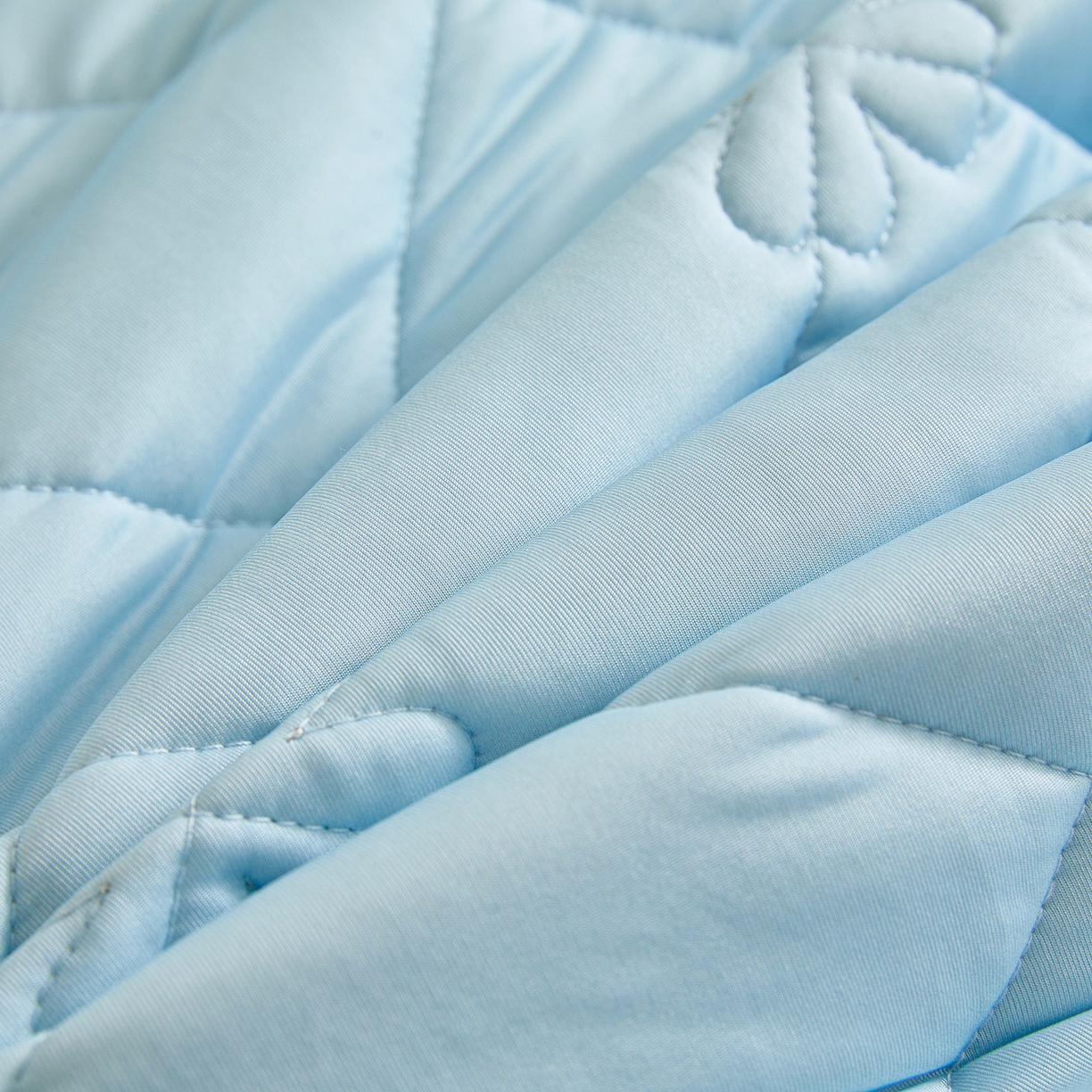 91家纺网 家纺一手货源 找家纺 魅图家纺 2026新款跨境A类凉感丝夏被-英文版 双拼 天空蓝