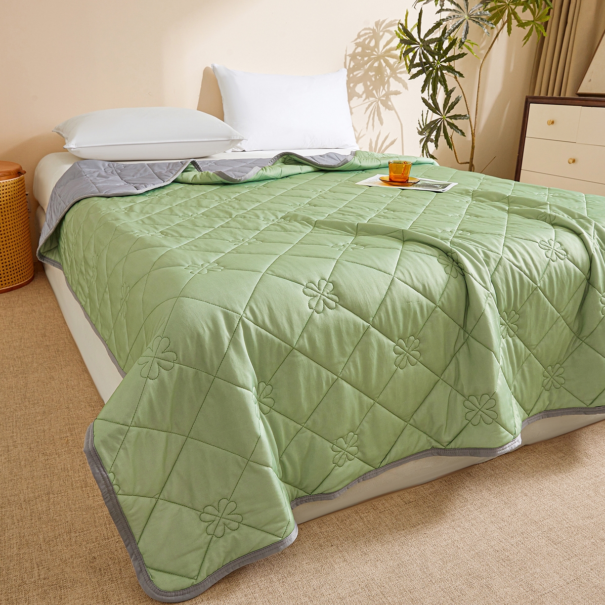 91家纺网 家纺一手货源 找家纺 魅图家纺 2026新款跨境A类凉感丝夏被-英文版 双拼 抹茶绿