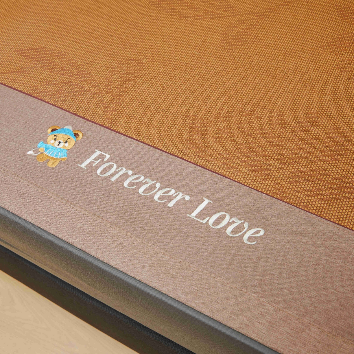 91家纺网 家纺一手货源 找家纺 席匠 2026新款小熊藤席凉席席子 水中花