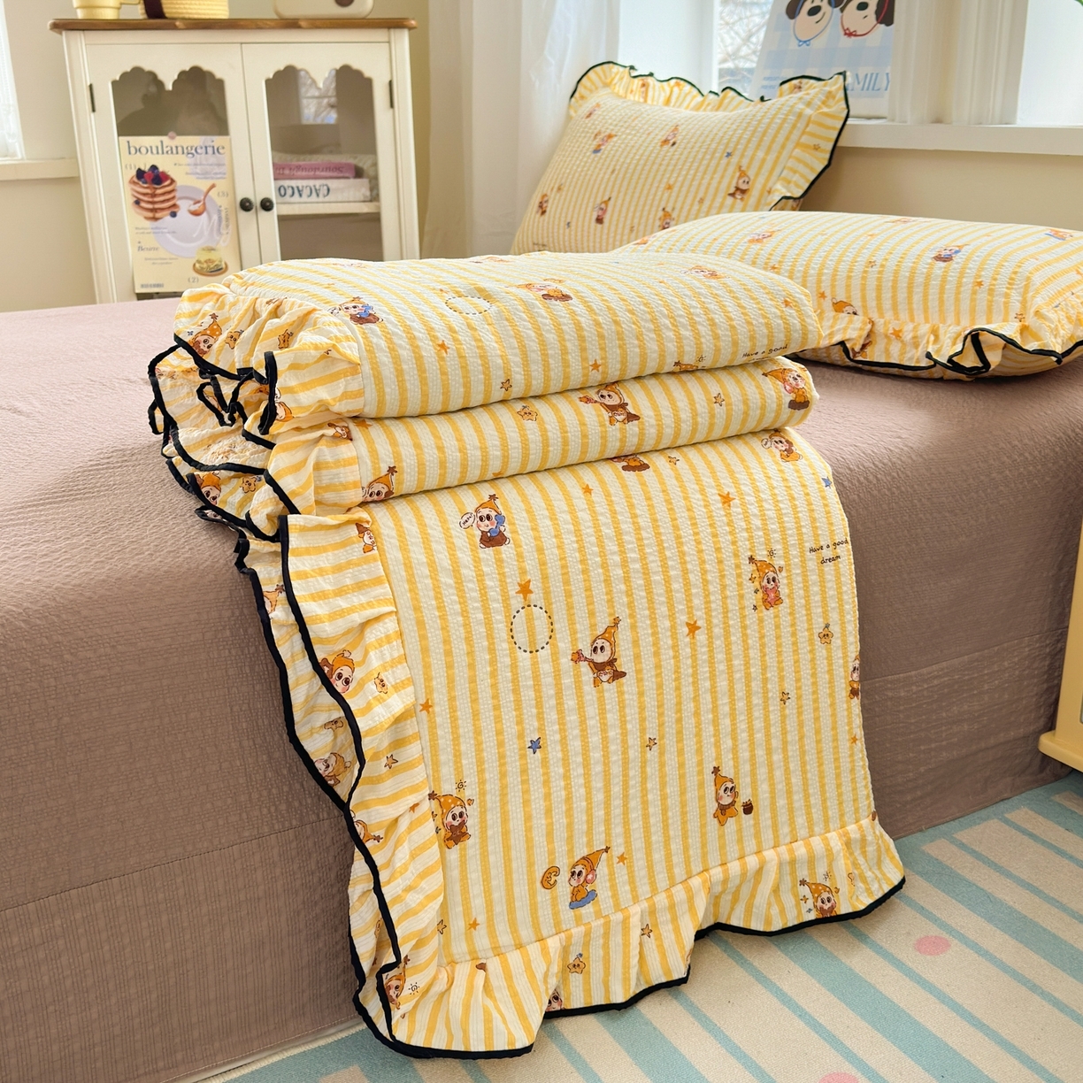 91家纺网 家纺一手货源 找家纺 （总）德比尔斯  2026新款泡芙棉夏被四件套花边款