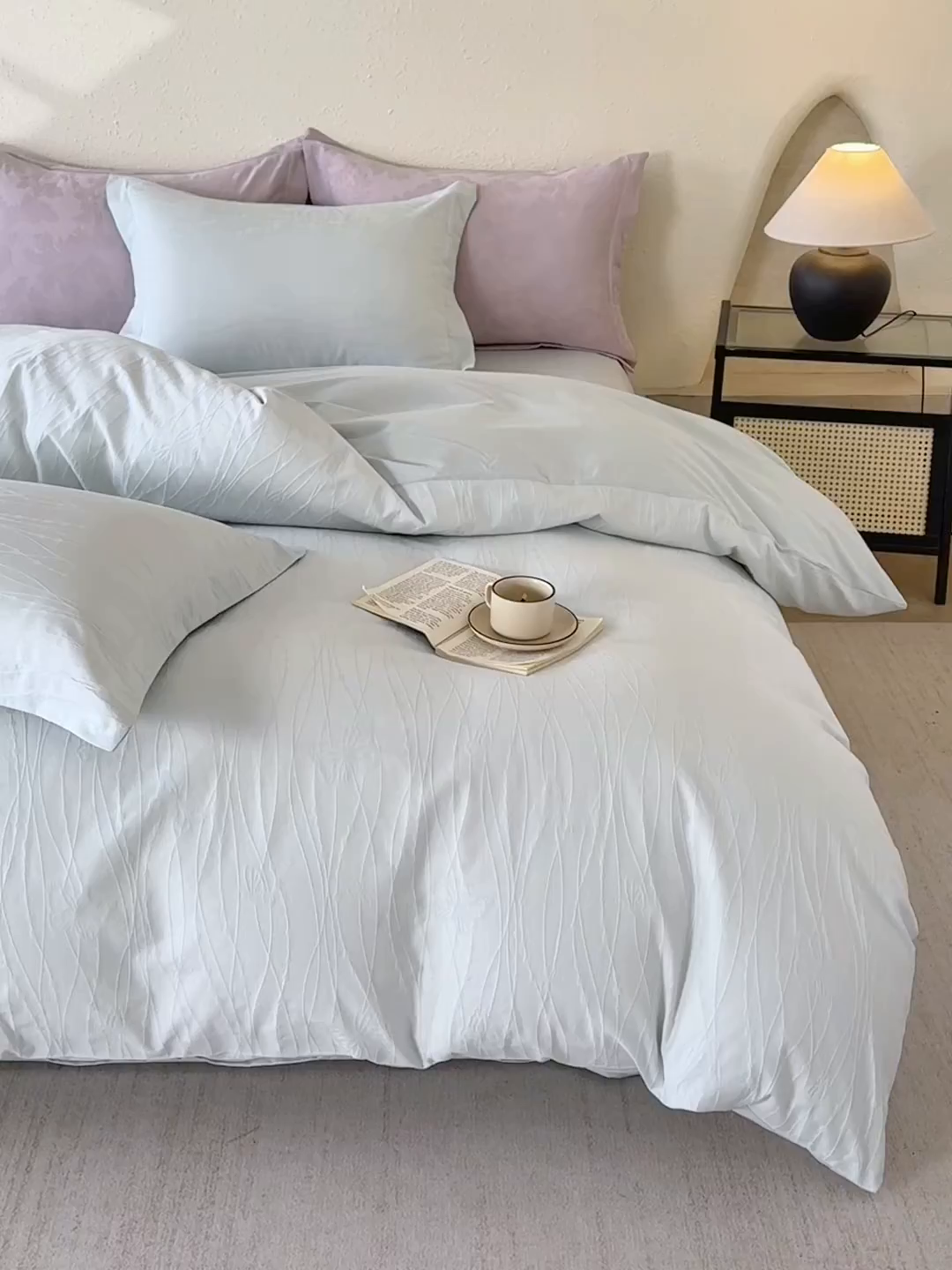 91家纺网 家纺一手货源 找家纺 玉相逢 2026新款全棉60S长绒棉立体厚织提花四件套 蝶梦-湖水绿