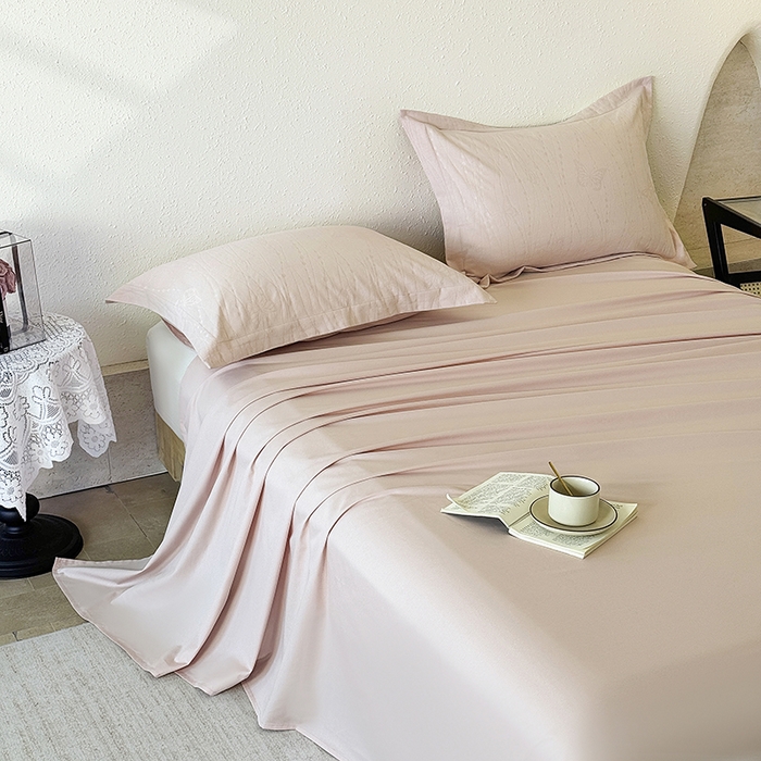 91家纺网 家纺一手货源 找家纺 玉相逢 2026新款全棉60S长绒棉立体厚织提花四件套 蝶梦-唯美粉