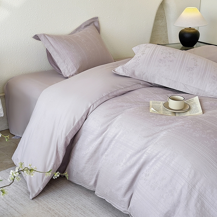 91家纺网 家纺一手货源 找家纺 玉相逢 2026新款全棉60S长绒棉立体厚织提花四件套 沁香-淡雅紫